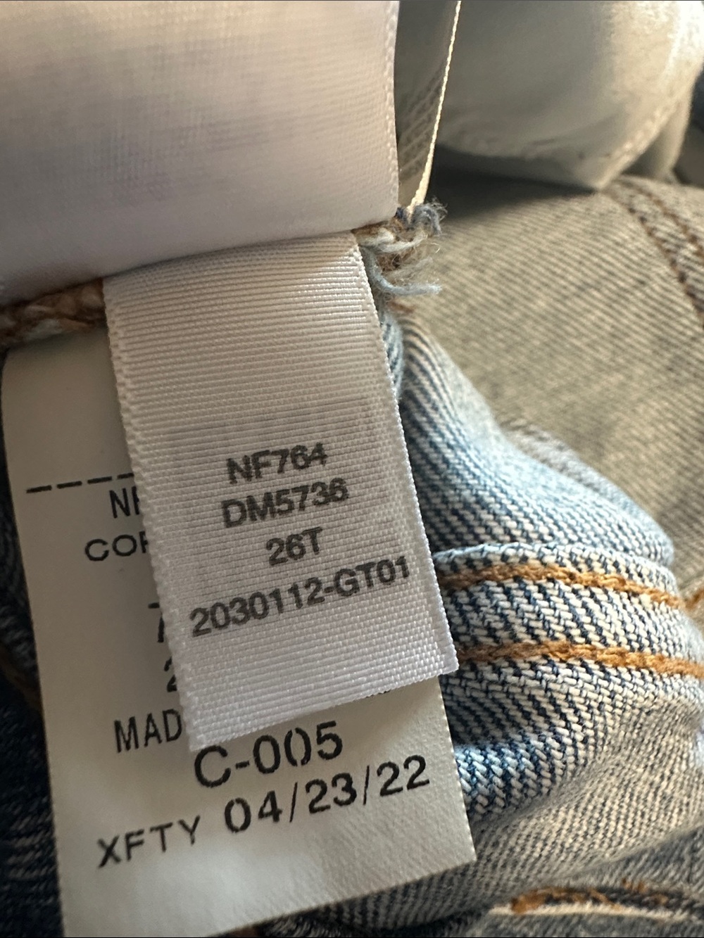 Madewell The Girljean in Berryton Wash: Distressed Comfort Stretch NF764 Sz 26T - Picture 4 of 9